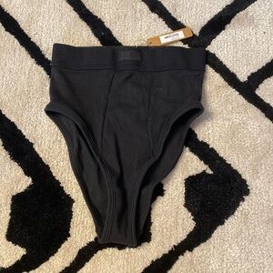 NWT! SKIMS High-Waisted Brief